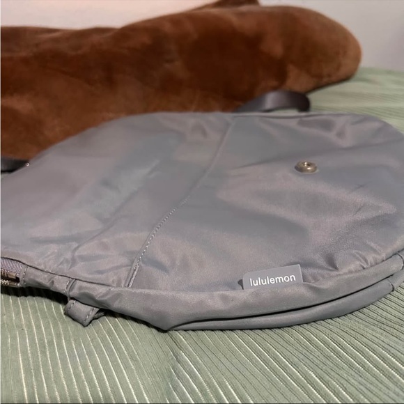 lululemon athletica Gray Crossbody Bag - Picture 2 of 3